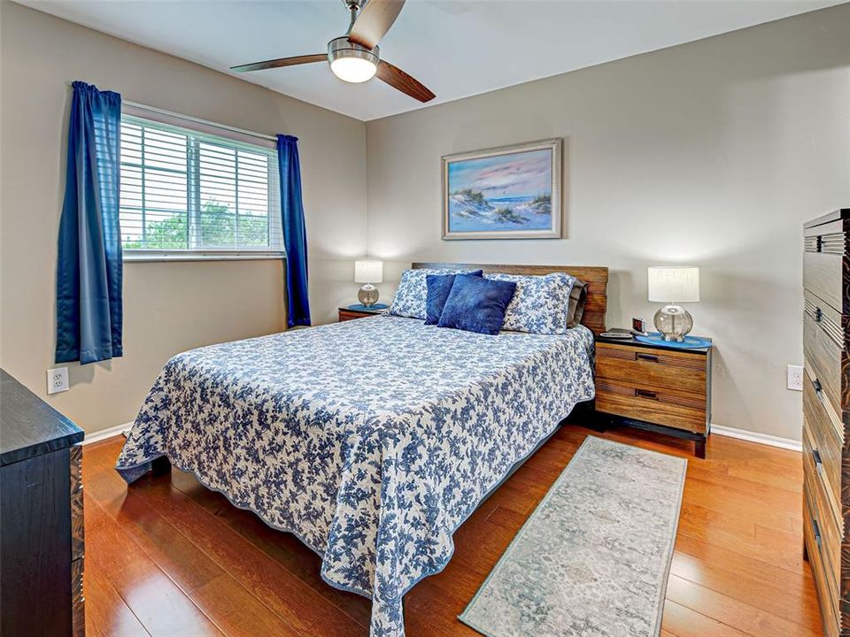 For Sale: $147,500 (2 beds, 2 baths, 897 Square Feet)