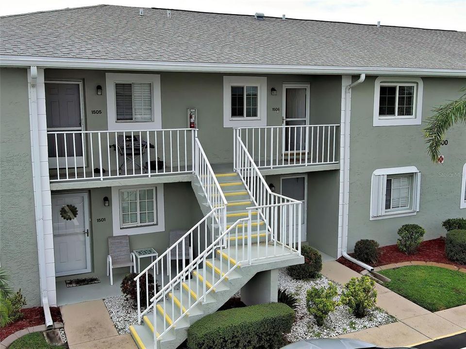 For Sale: $147,500 (2 beds, 2 baths, 897 Square Feet)