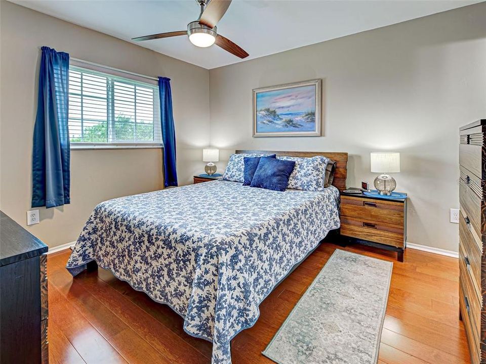 For Sale: $147,500 (2 beds, 2 baths, 897 Square Feet)