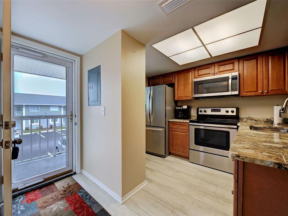 For Sale: $147,500 (2 beds, 2 baths, 897 Square Feet)