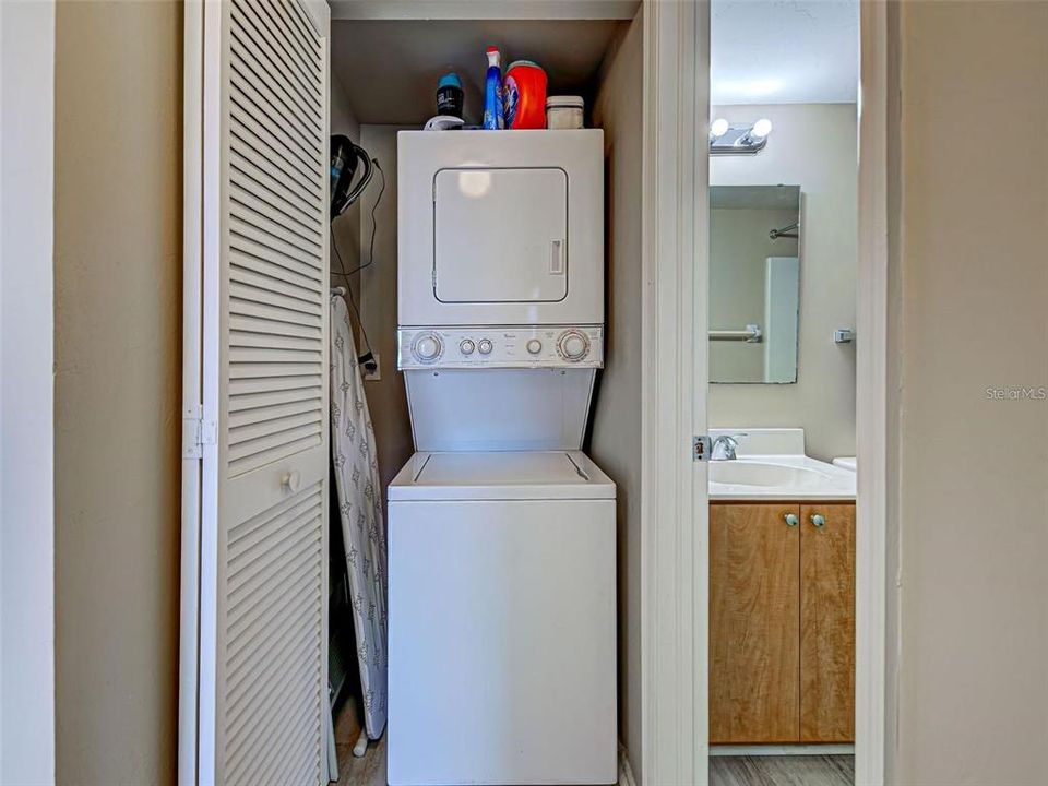 For Sale: $147,500 (2 beds, 2 baths, 897 Square Feet)