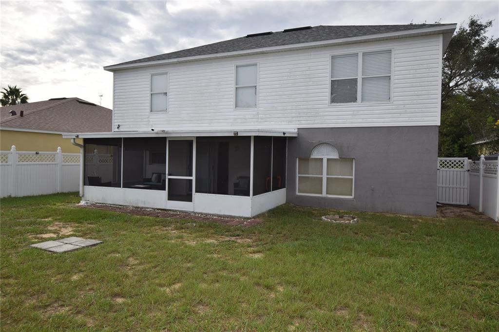 For Rent: $2,600 (4 beds, 2 baths, 2128 Square Feet)