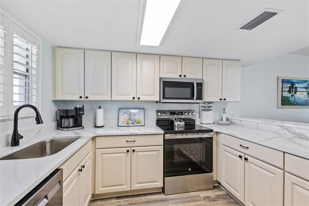 En Venta: $560,000 (2 camas, 2 baños, 1008 Pies cuadrados)