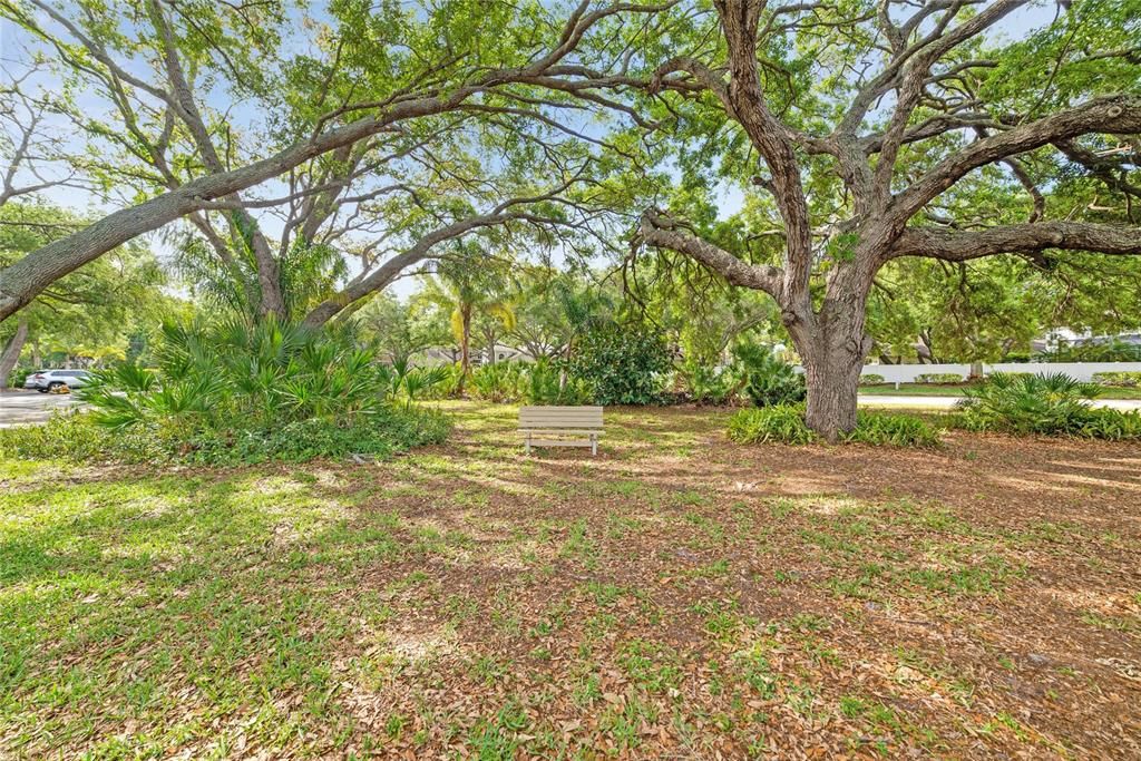 For Sale: $159,000 (2 beds, 2 baths, 1042 Square Feet)