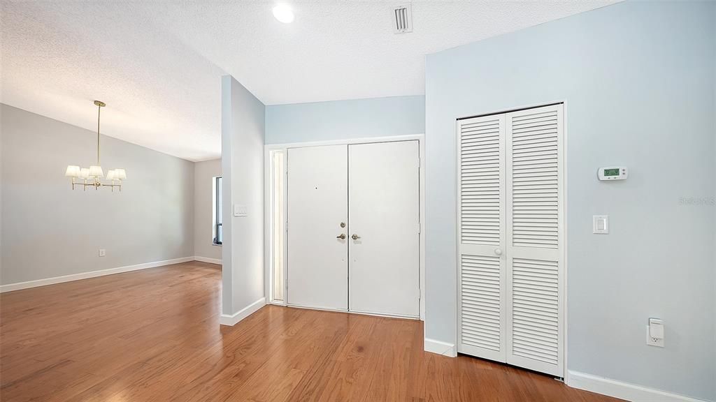 For Sale: $689,000 (3 beds, 2 baths, 2528 Square Feet)