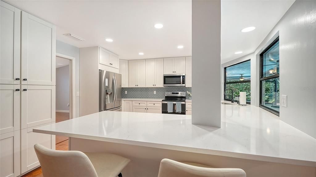 For Sale: $689,000 (3 beds, 2 baths, 2528 Square Feet)