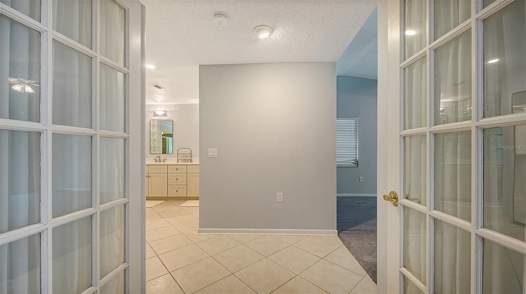For Sale: $689,000 (3 beds, 2 baths, 2528 Square Feet)