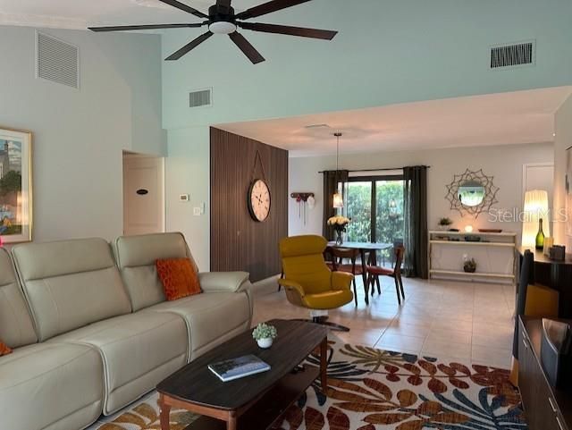 For Sale: $273,900 (2 beds, 2 baths, 1482 Square Feet)