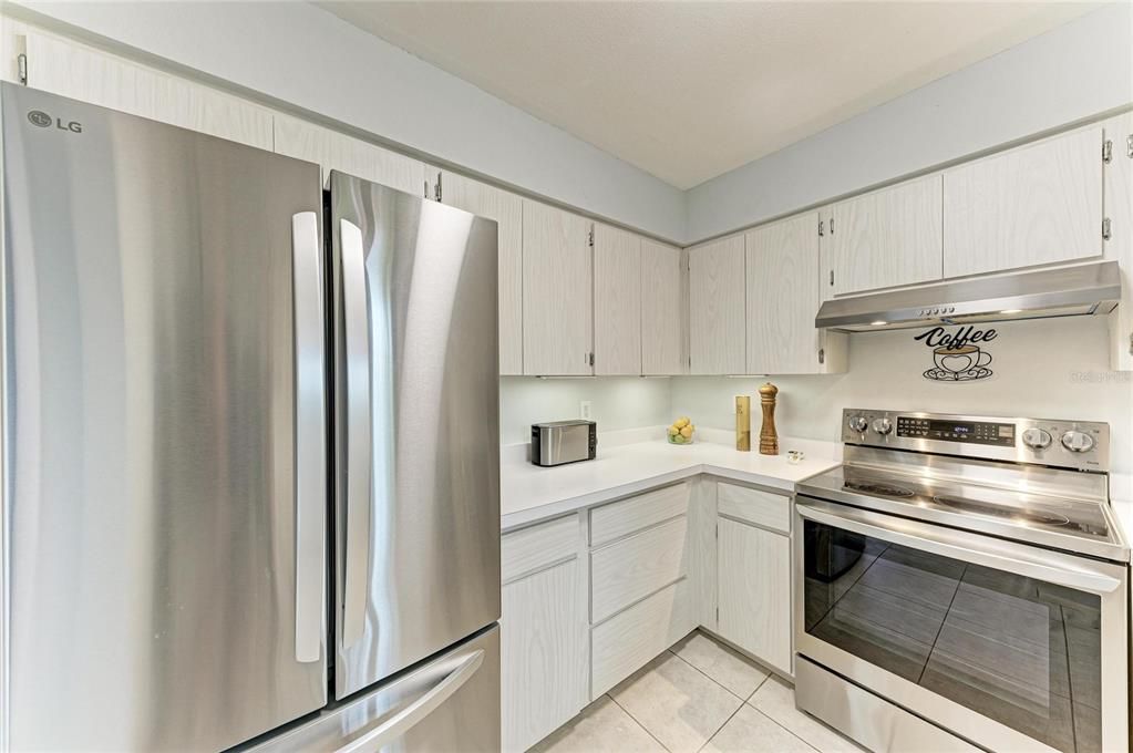 For Sale: $273,900 (2 beds, 2 baths, 1482 Square Feet)