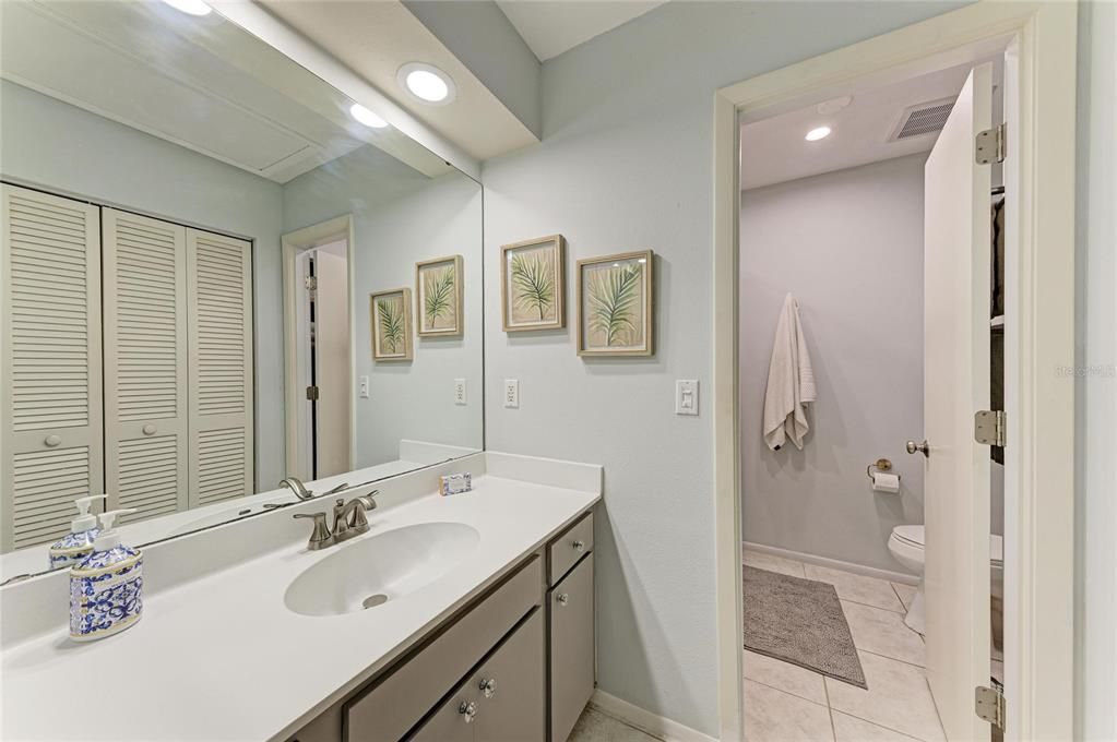 For Sale: $273,900 (2 beds, 2 baths, 1482 Square Feet)