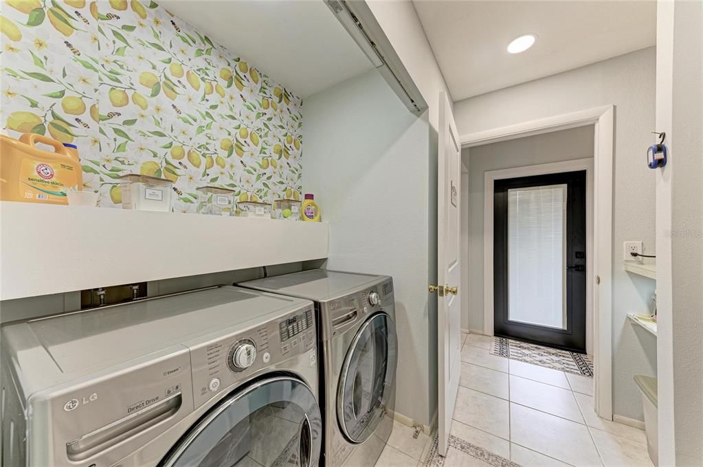 For Sale: $273,900 (2 beds, 2 baths, 1482 Square Feet)