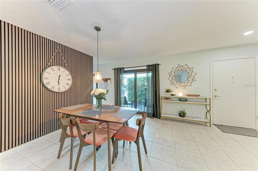 For Sale: $273,900 (2 beds, 2 baths, 1482 Square Feet)