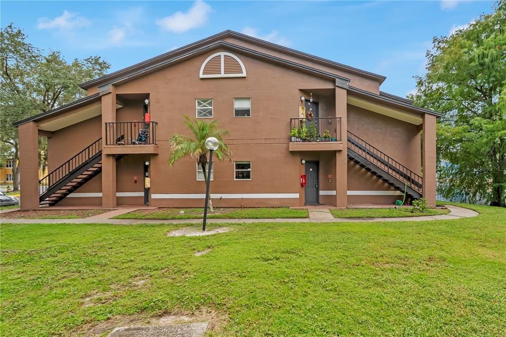 For Rent: $1,450 (2 beds, 1 baths, 934 Square Feet)