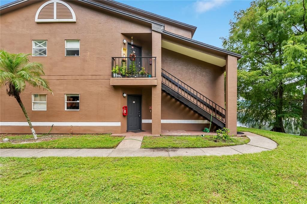 For Rent: $1,450 (2 beds, 1 baths, 934 Square Feet)