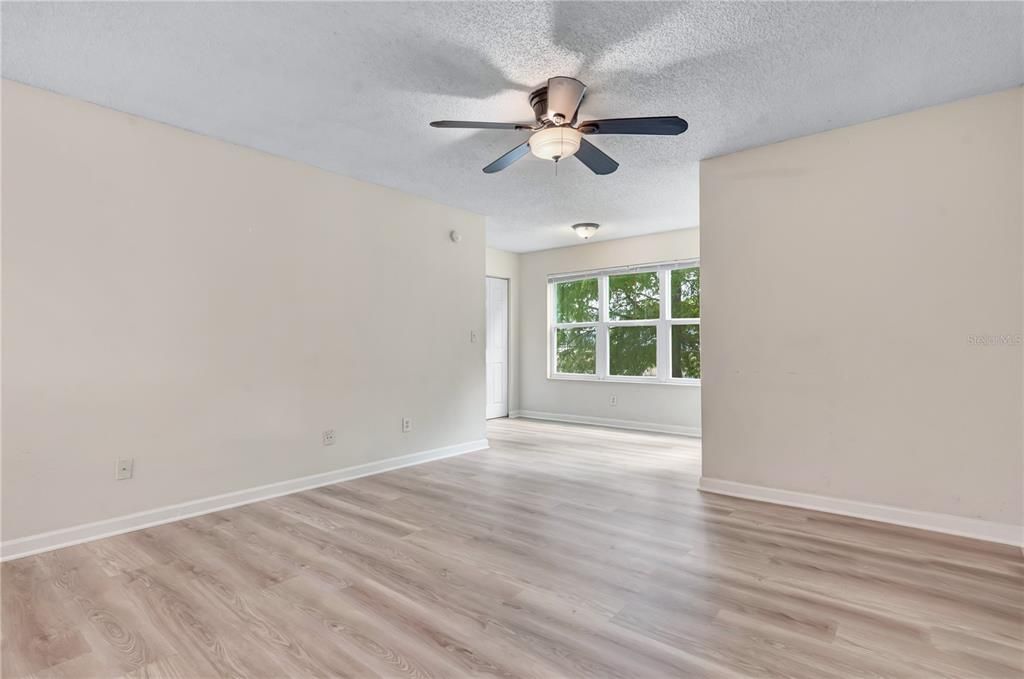 For Rent: $1,450 (2 beds, 1 baths, 934 Square Feet)