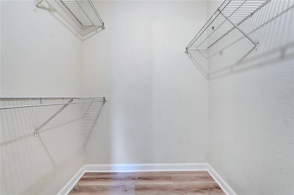 For Rent: $1,450 (2 beds, 1 baths, 934 Square Feet)