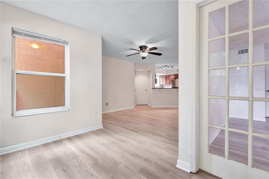 For Rent: $1,450 (2 beds, 1 baths, 934 Square Feet)