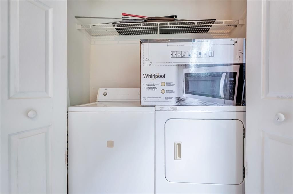 For Rent: $1,450 (2 beds, 1 baths, 934 Square Feet)