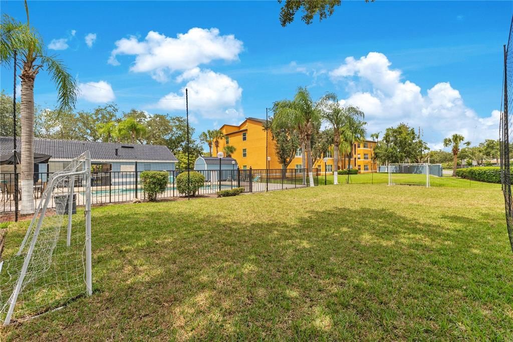 For Rent: $1,450 (2 beds, 1 baths, 934 Square Feet)
