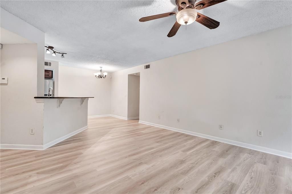For Rent: $1,450 (2 beds, 1 baths, 934 Square Feet)