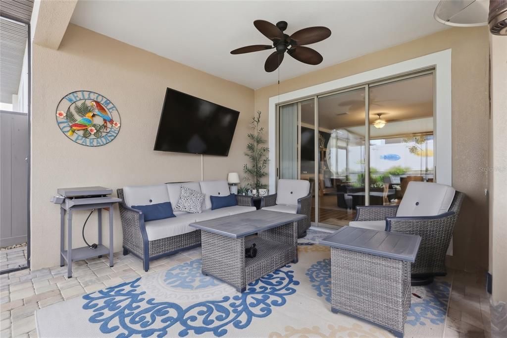 En Venta: $439,900 (2 camas, 2 baños, 1958 Pies cuadrados)