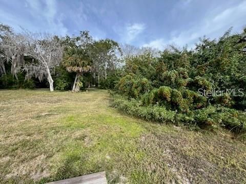 На продажу: $695,000 (0.86 acres)