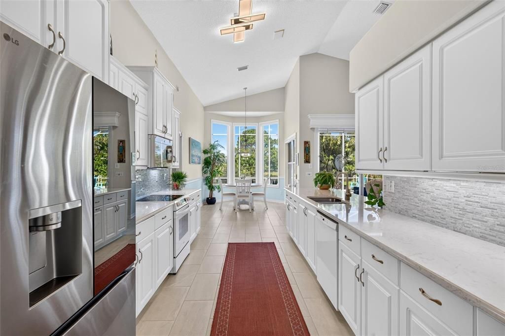 En Venta: $639,900 (3 camas, 2 baños, 2202 Pies cuadrados)