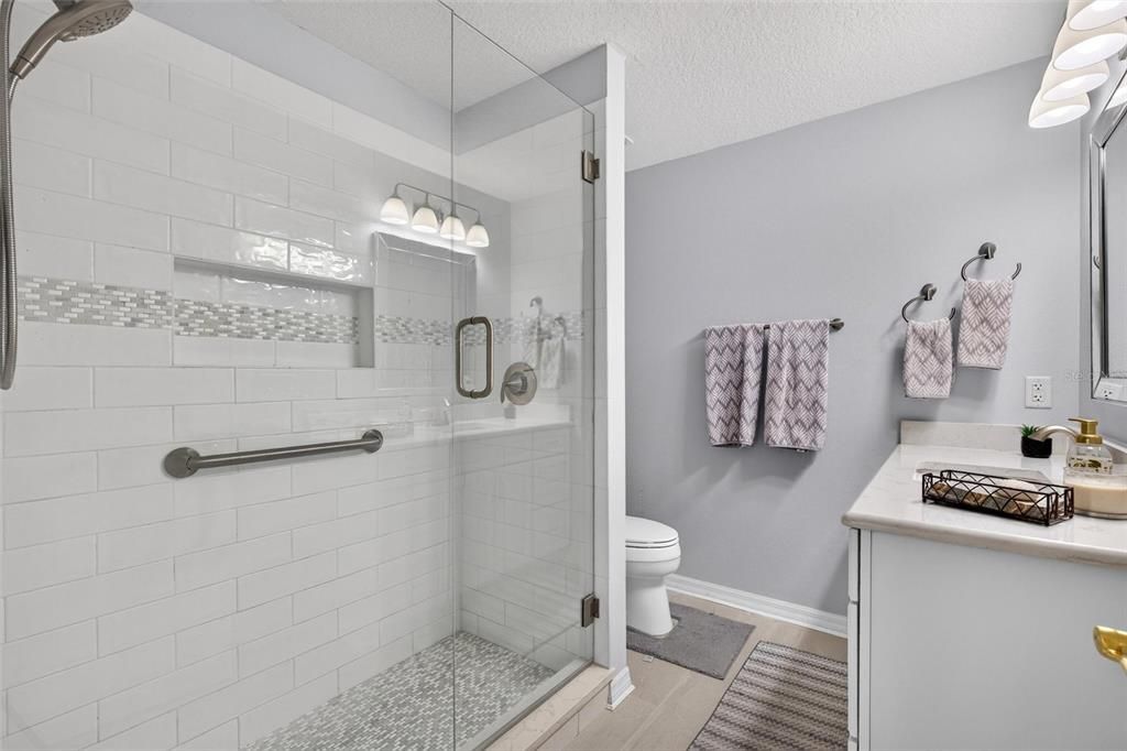 En Venta: $639,900 (3 camas, 2 baños, 2202 Pies cuadrados)