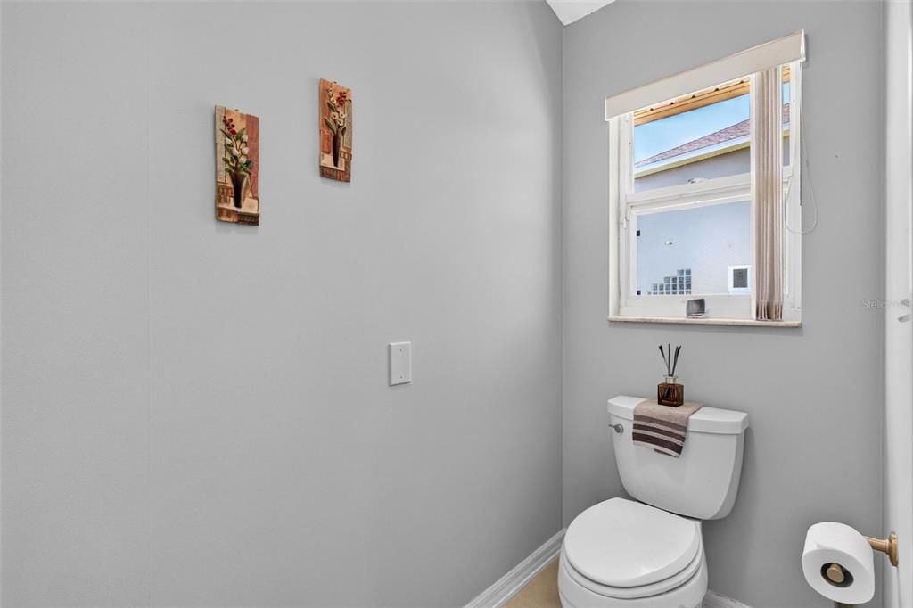 En Venta: $639,900 (3 camas, 2 baños, 2202 Pies cuadrados)