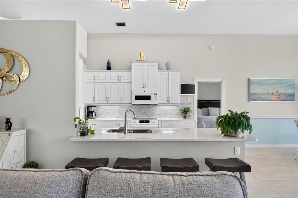 En Venta: $639,900 (3 camas, 2 baños, 2202 Pies cuadrados)