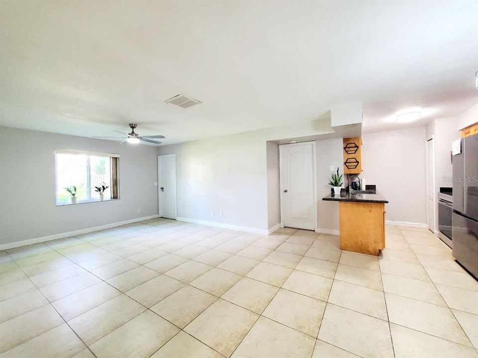 For Rent: $1,595 (2 beds, 2 baths, 918 Square Feet)