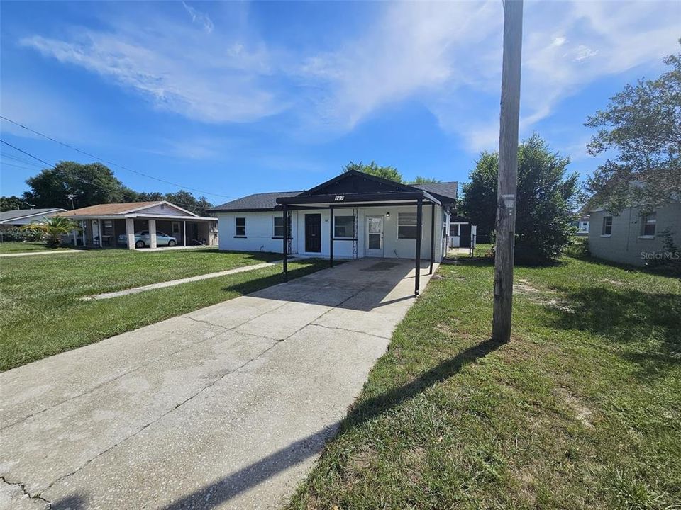 For Rent: $1,950 (3 beds, 1 baths, 1152 Square Feet)