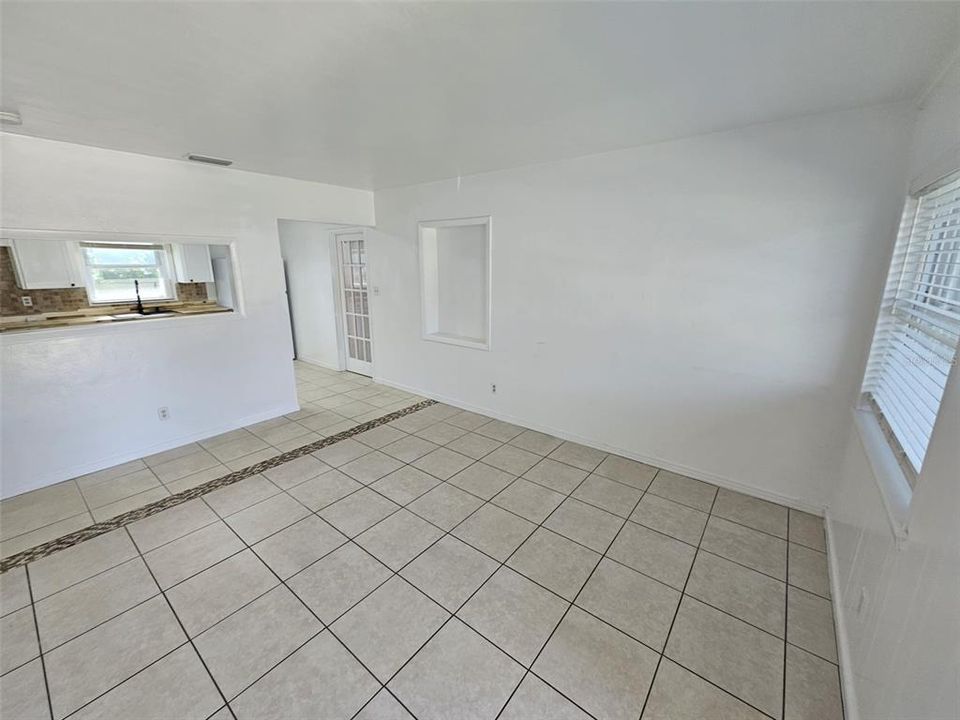 For Rent: $1,950 (3 beds, 1 baths, 1152 Square Feet)