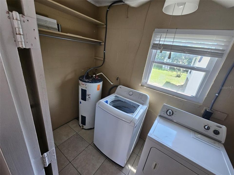 For Rent: $1,950 (3 beds, 1 baths, 1152 Square Feet)