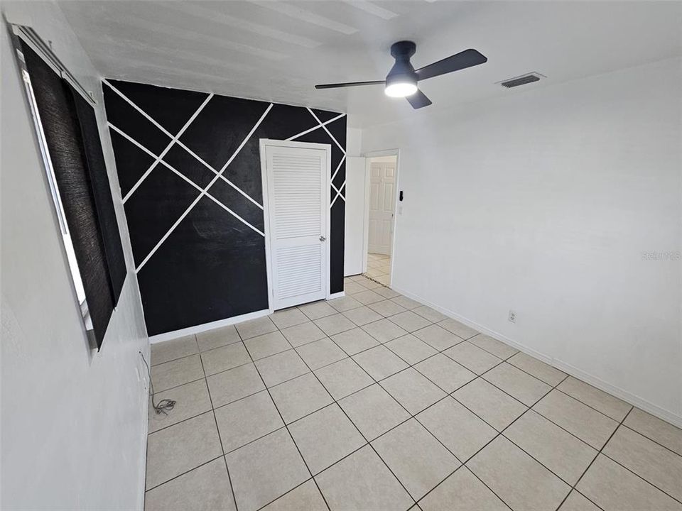 For Rent: $1,950 (3 beds, 1 baths, 1152 Square Feet)