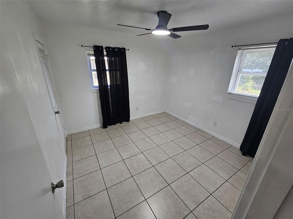 For Rent: $1,950 (3 beds, 1 baths, 1152 Square Feet)