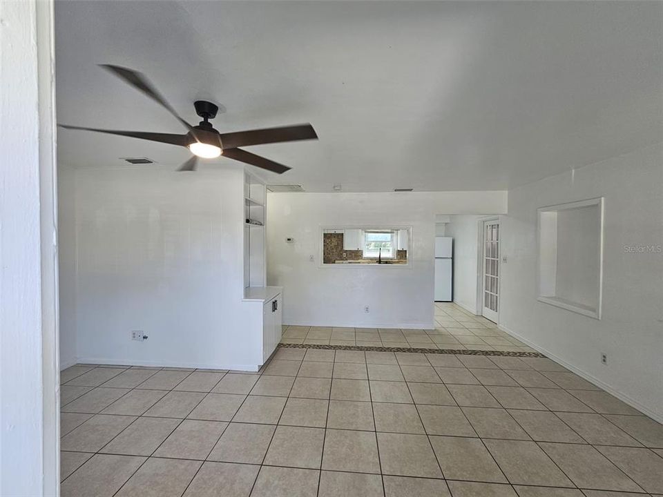 For Rent: $1,950 (3 beds, 1 baths, 1152 Square Feet)