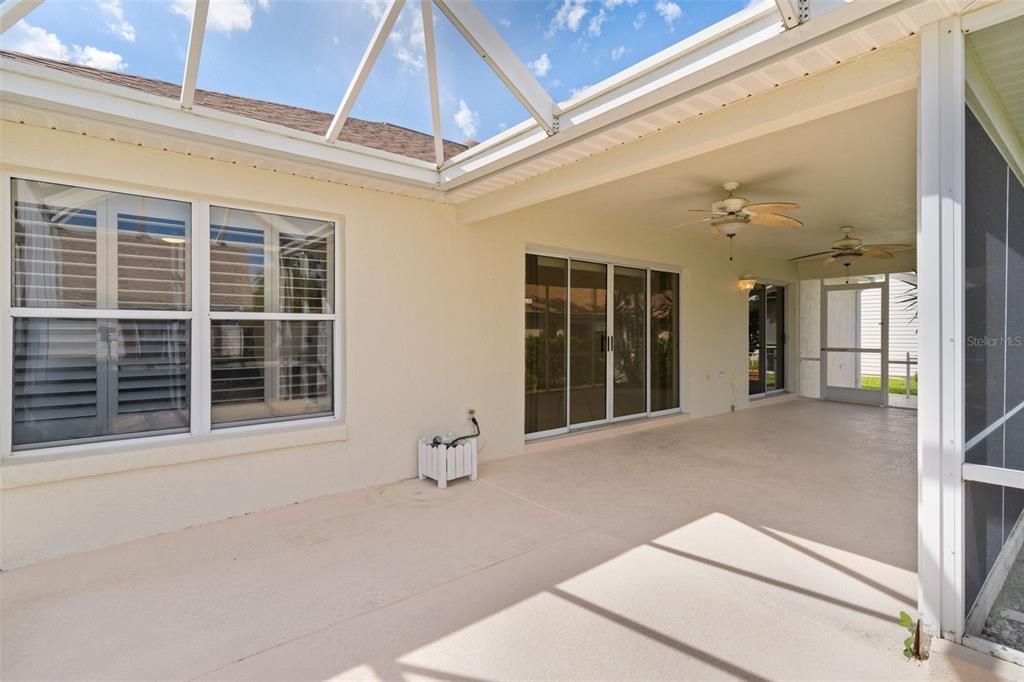 На продажу: $365,900 (3 спален, 2 ванн, 1452 Квадратных фут)