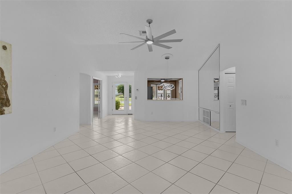 На продажу: $365,900 (3 спален, 2 ванн, 1452 Квадратных фут)
