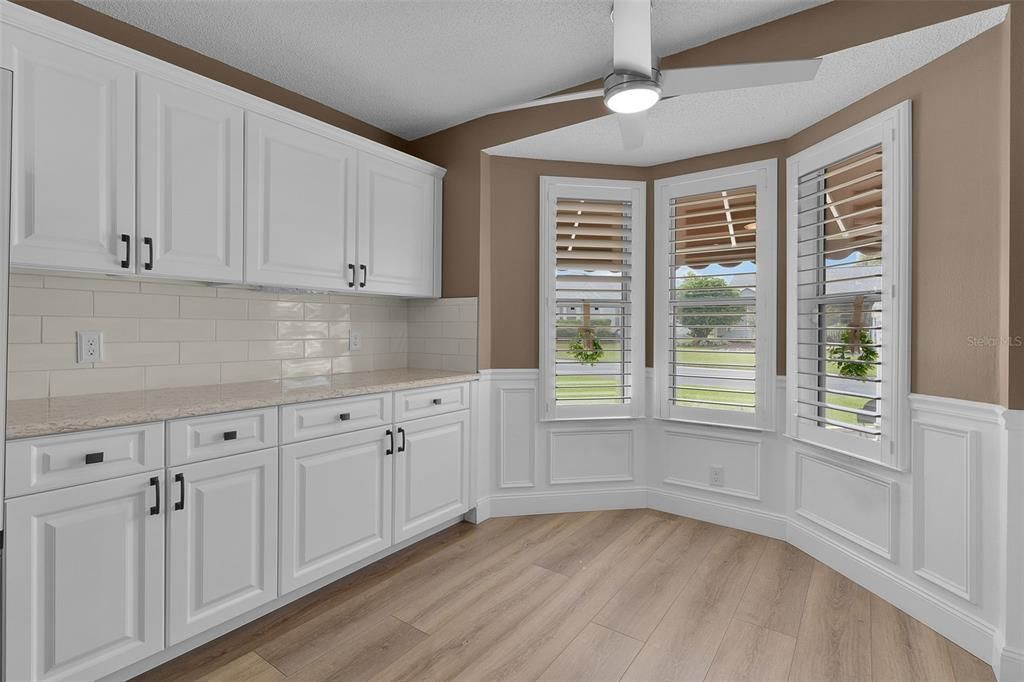 На продажу: $365,900 (3 спален, 2 ванн, 1452 Квадратных фут)