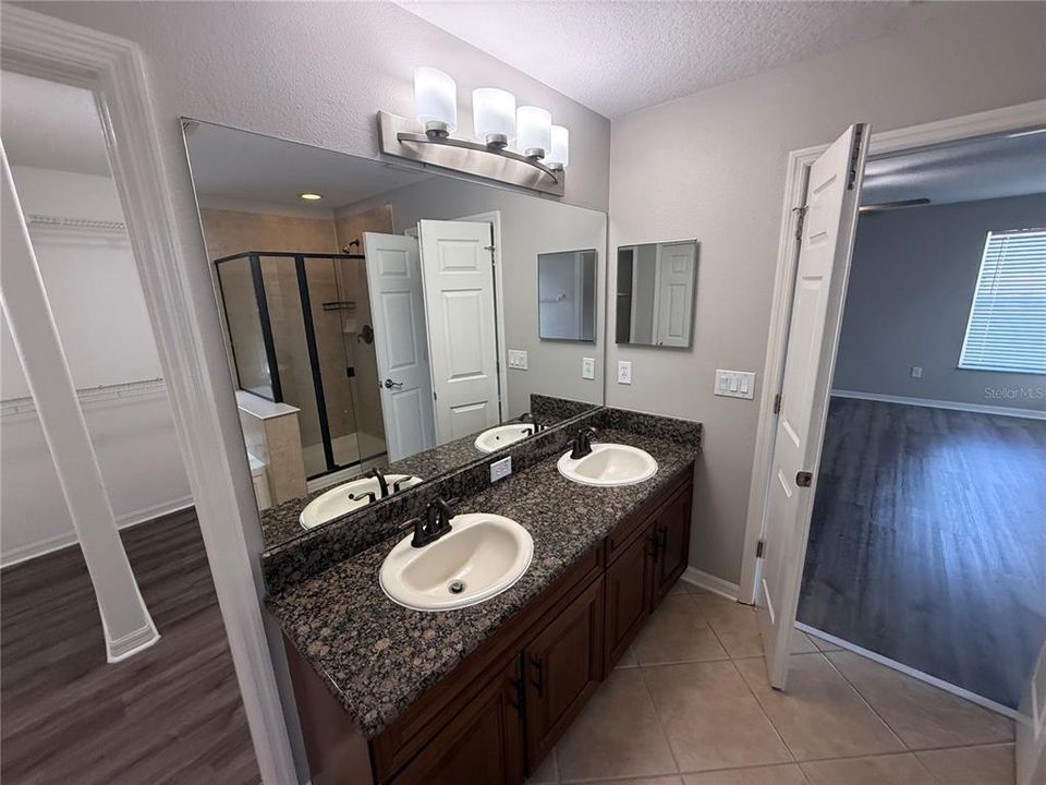 For Sale: $329,000 (4 beds, 2 baths, 2956 Square Feet)
