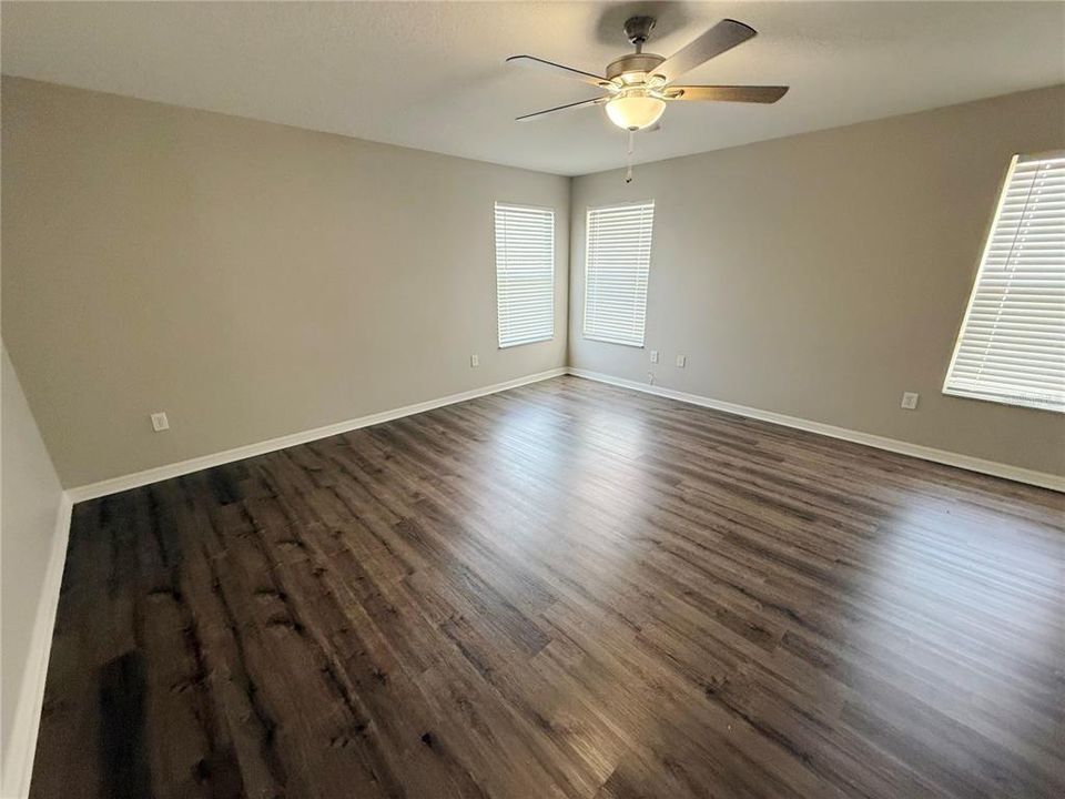 For Sale: $329,000 (4 beds, 2 baths, 2956 Square Feet)