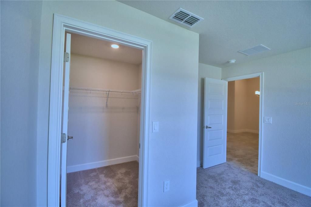 For Sale: $386,366 (4 beds, 3 baths, 2200 Square Feet)