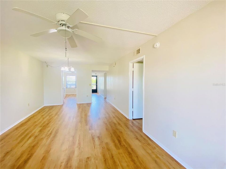 For Rent: $1,450 (2 beds, 2 baths, 1001 Square Feet)