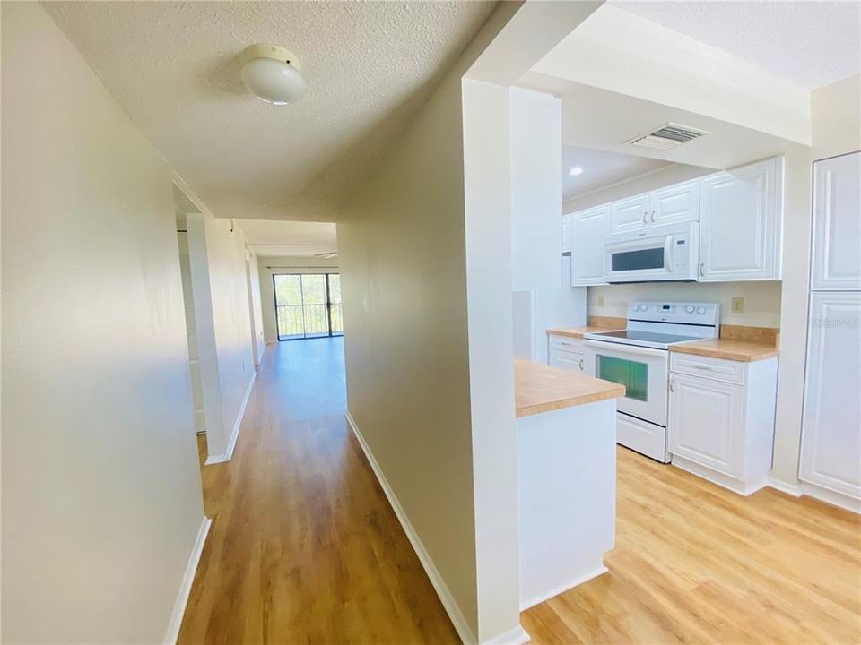 For Rent: $1,450 (2 beds, 2 baths, 1001 Square Feet)