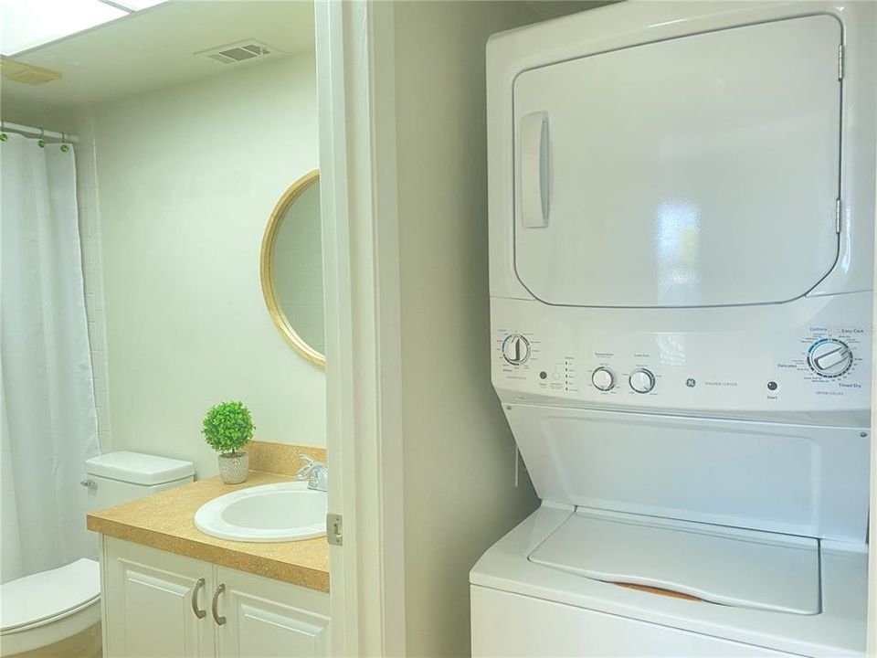 For Rent: $1,450 (2 beds, 2 baths, 1001 Square Feet)