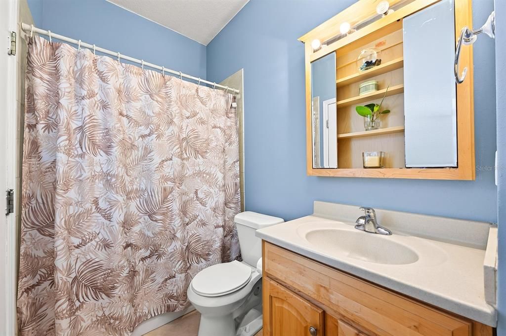 For Sale: $415,000 (5 beds, 2 baths, 2130 Square Feet)
