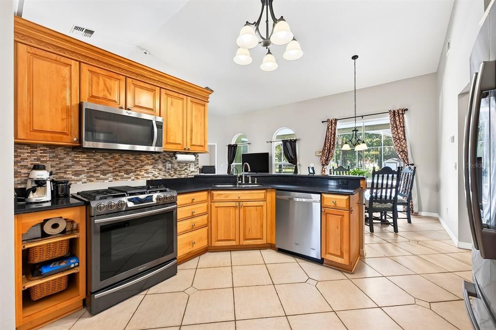 For Sale: $415,000 (5 beds, 2 baths, 2130 Square Feet)