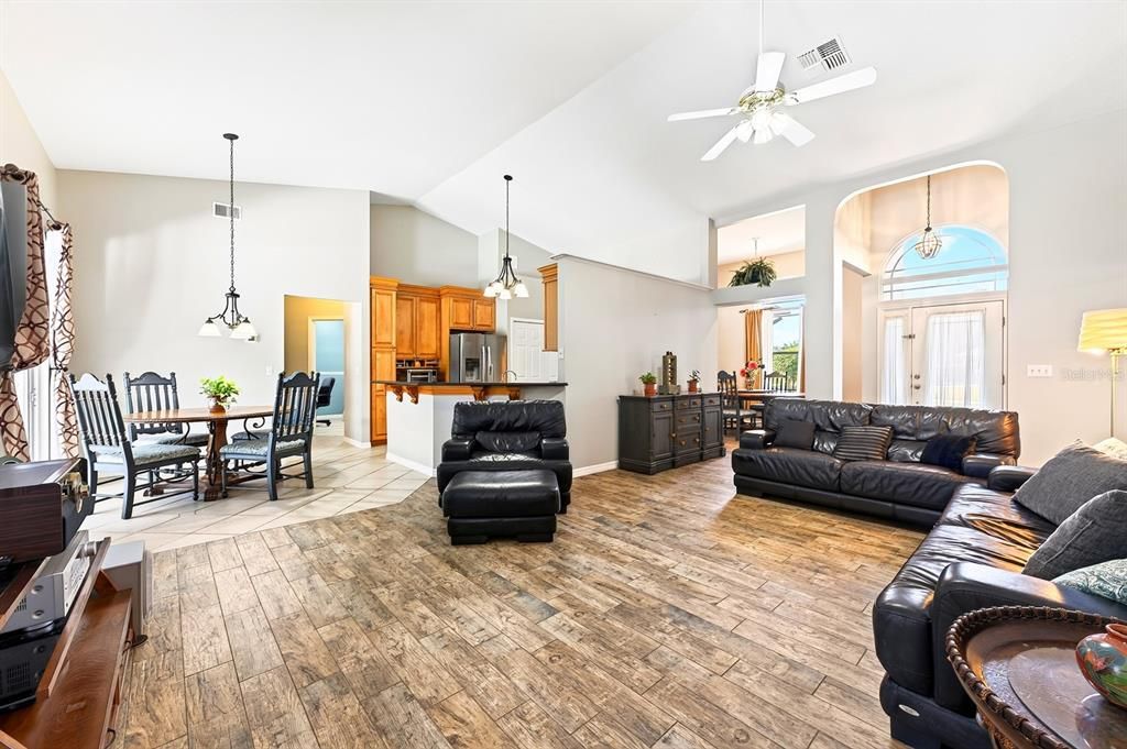 For Sale: $415,000 (5 beds, 2 baths, 2130 Square Feet)