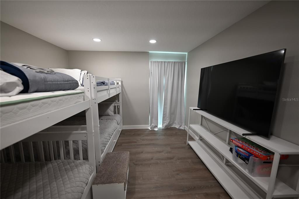 For Sale: $639,000 (2 beds, 2 baths, 1260 Square Feet)
